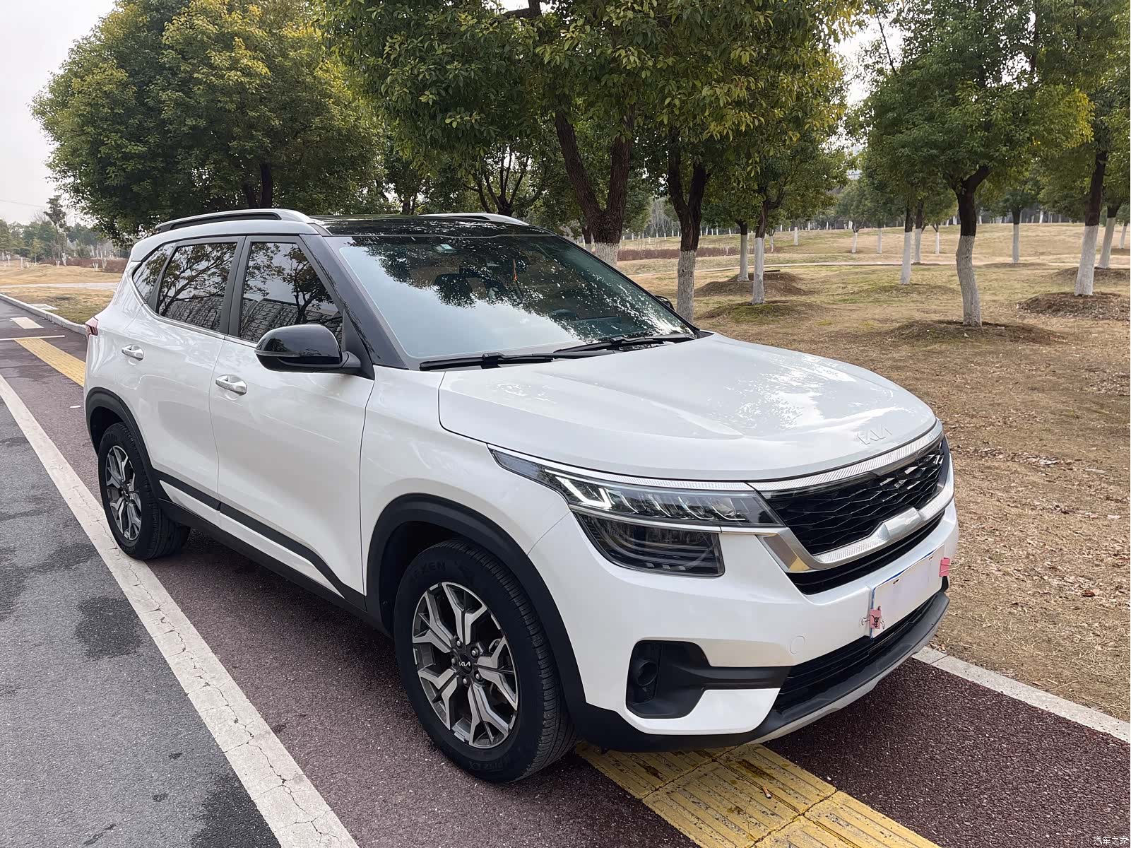Kia KX3, 2022 3