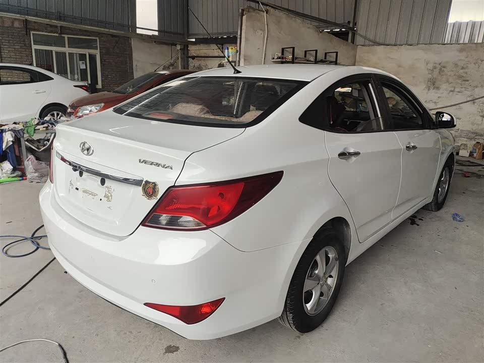 Hyundai Rena