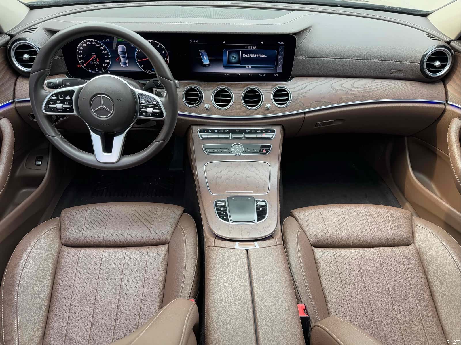 Mercedes-Benz E-Class, 2020 4
