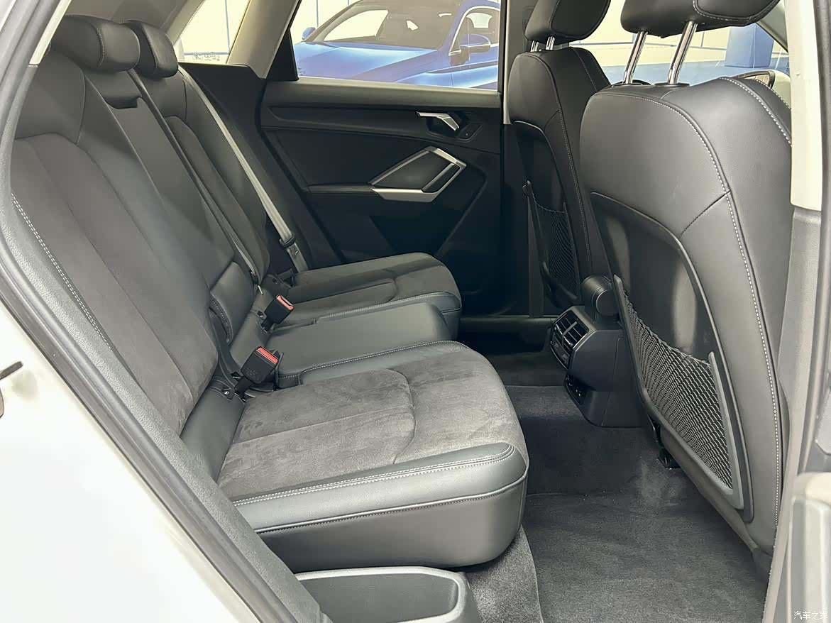Audi Q3, 2023 10