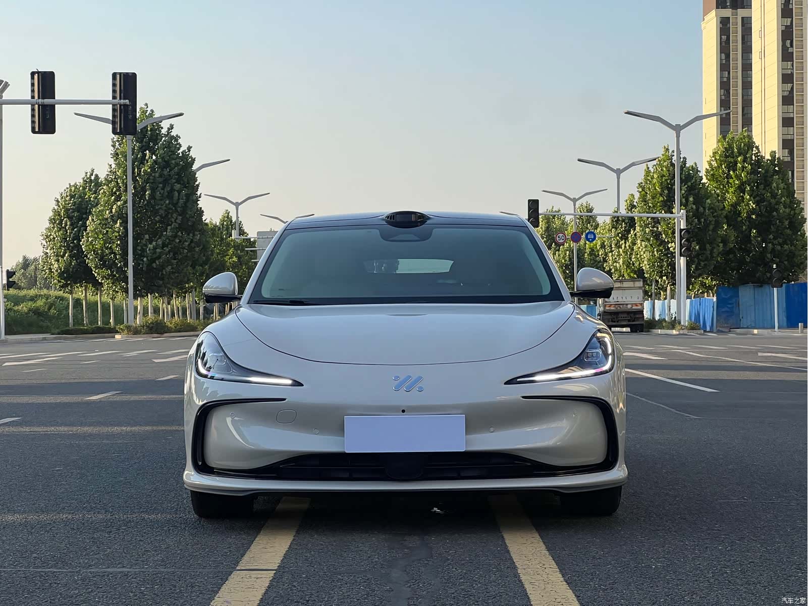 IM Motors L6, 2024 2