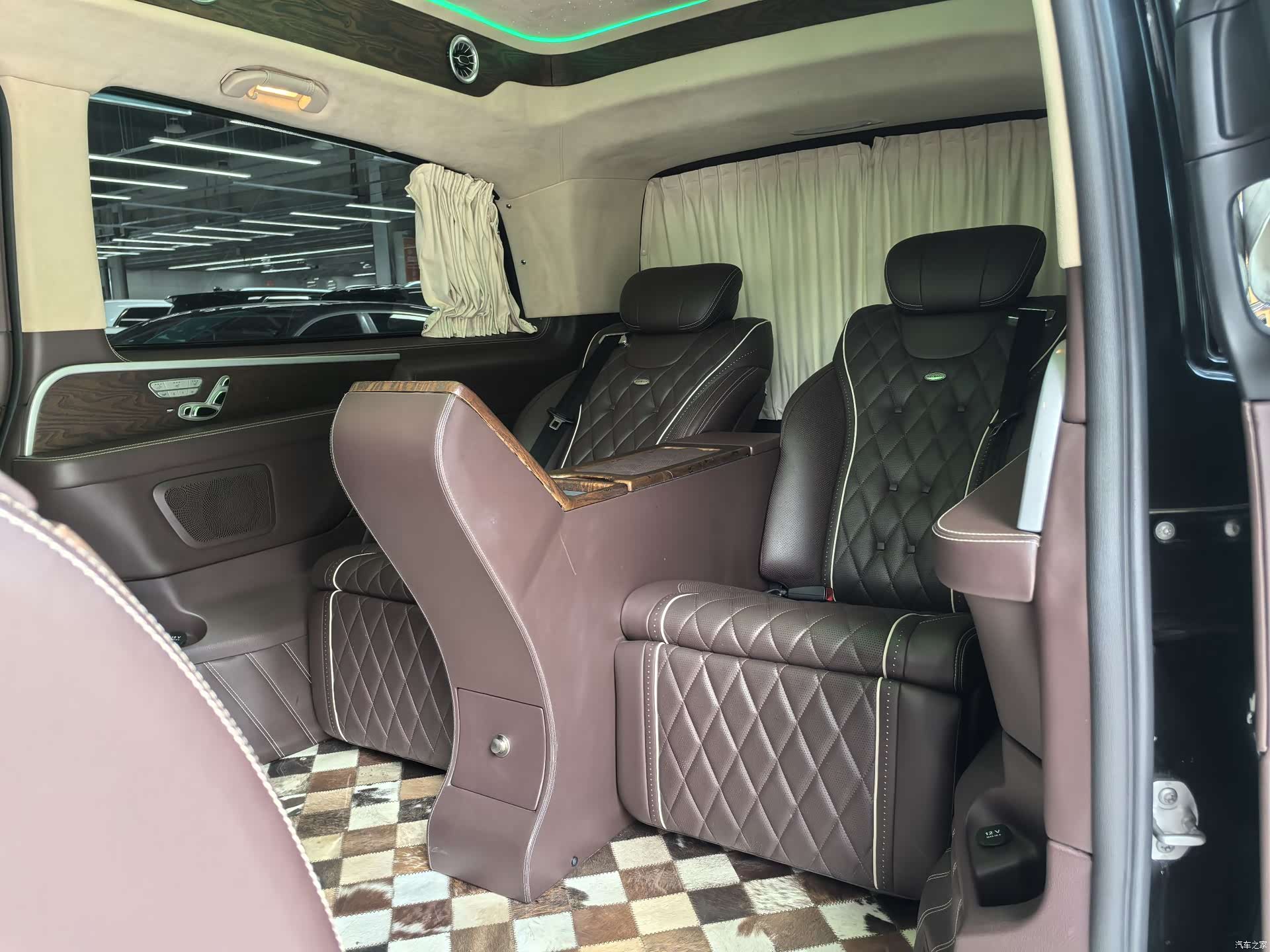 Mercedes-Benz V-Class, 2020 13