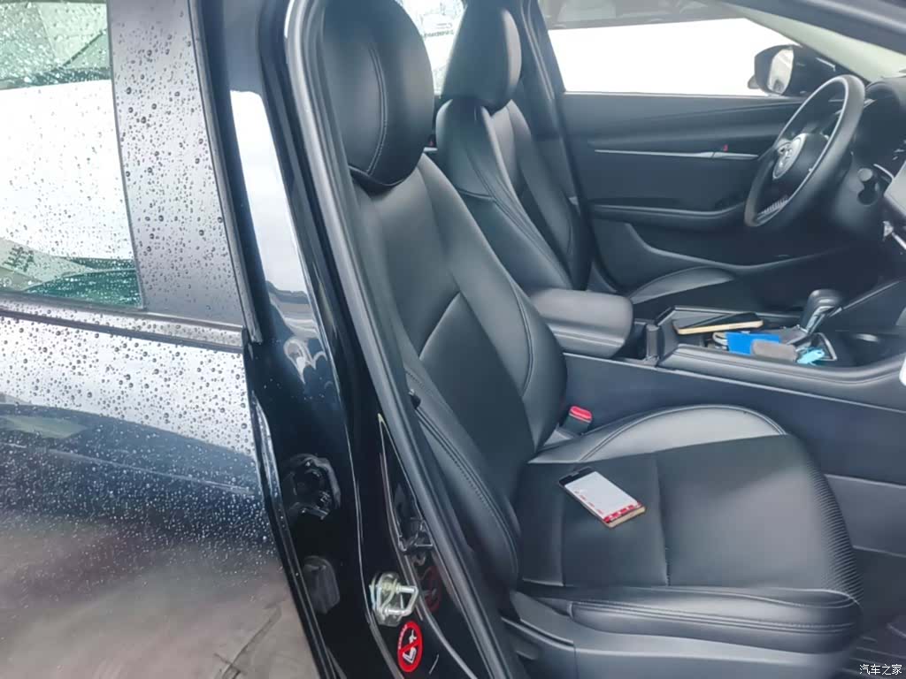 Mazda Mazda3, 2021 25