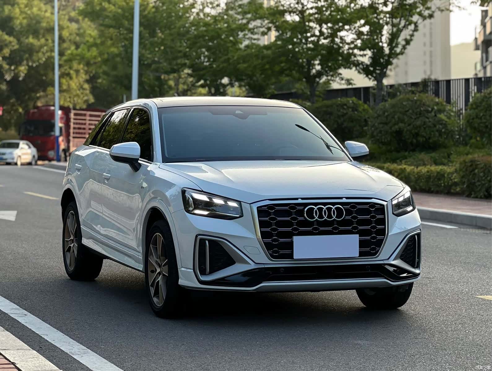 Audi Q2L, 2023 3