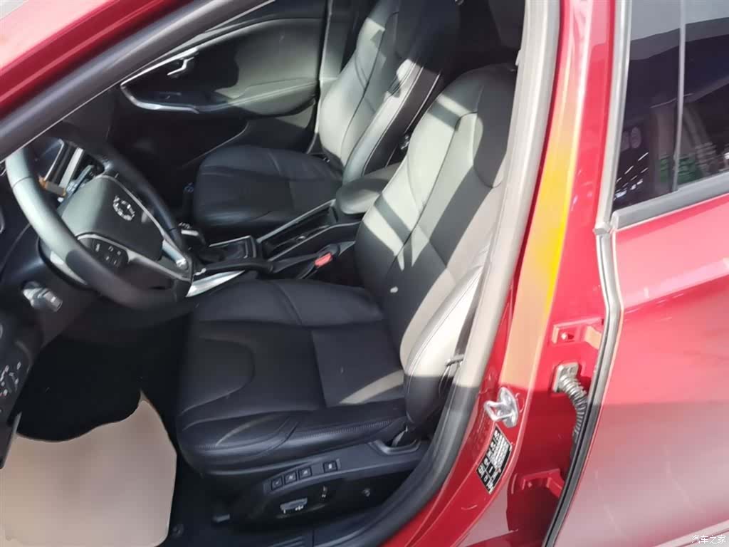 Volvo V40, 2019 15