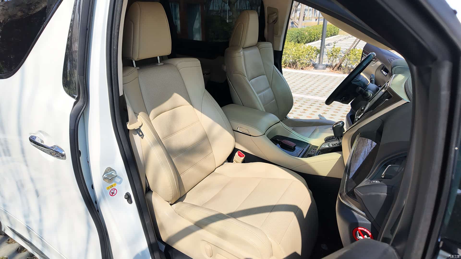Toyota Alphard, 2017 все фото