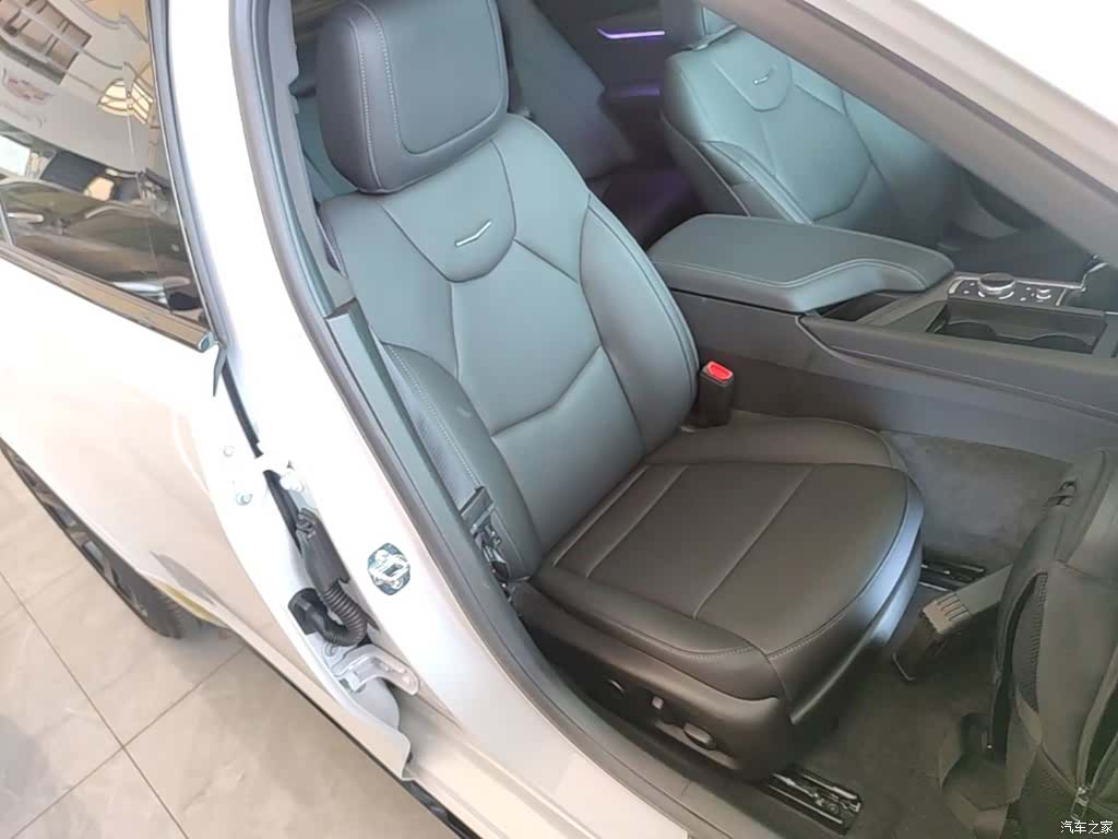 Cadillac CT5, 2025 25