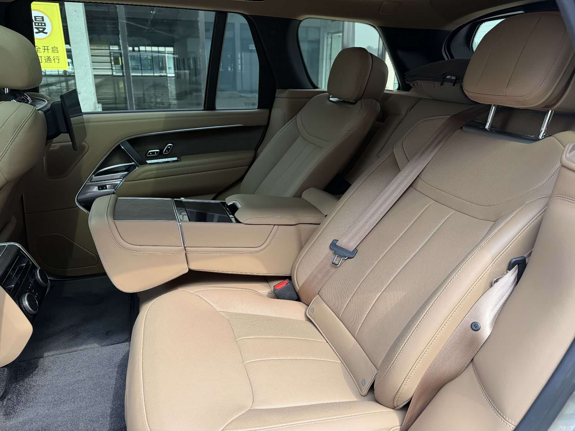 Land Rover Range Rover, 2025 12