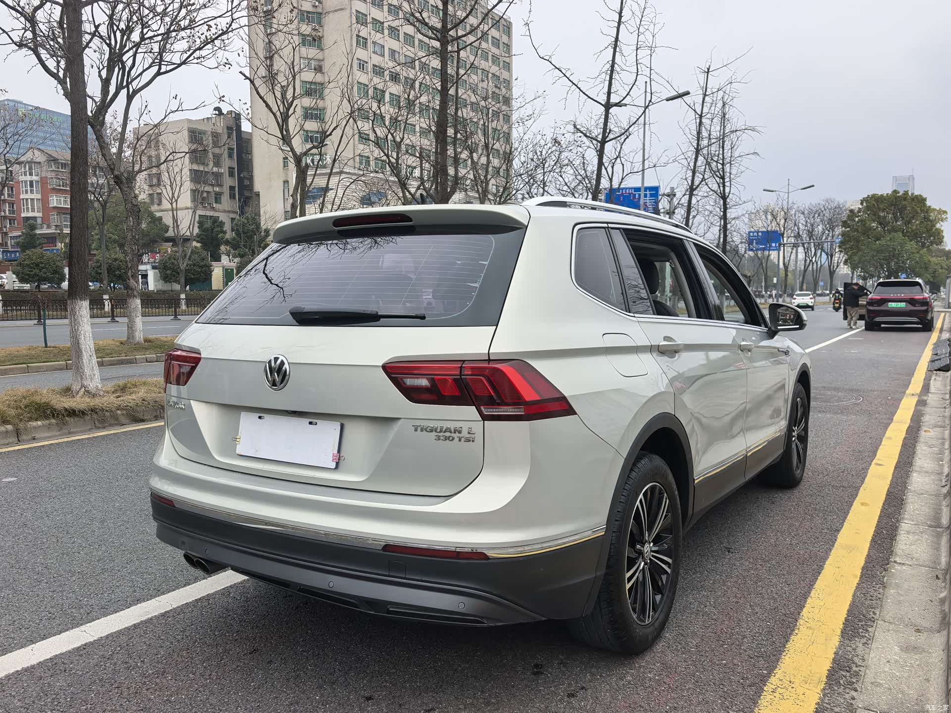 Volkswagen Tiguan L, 2020 21