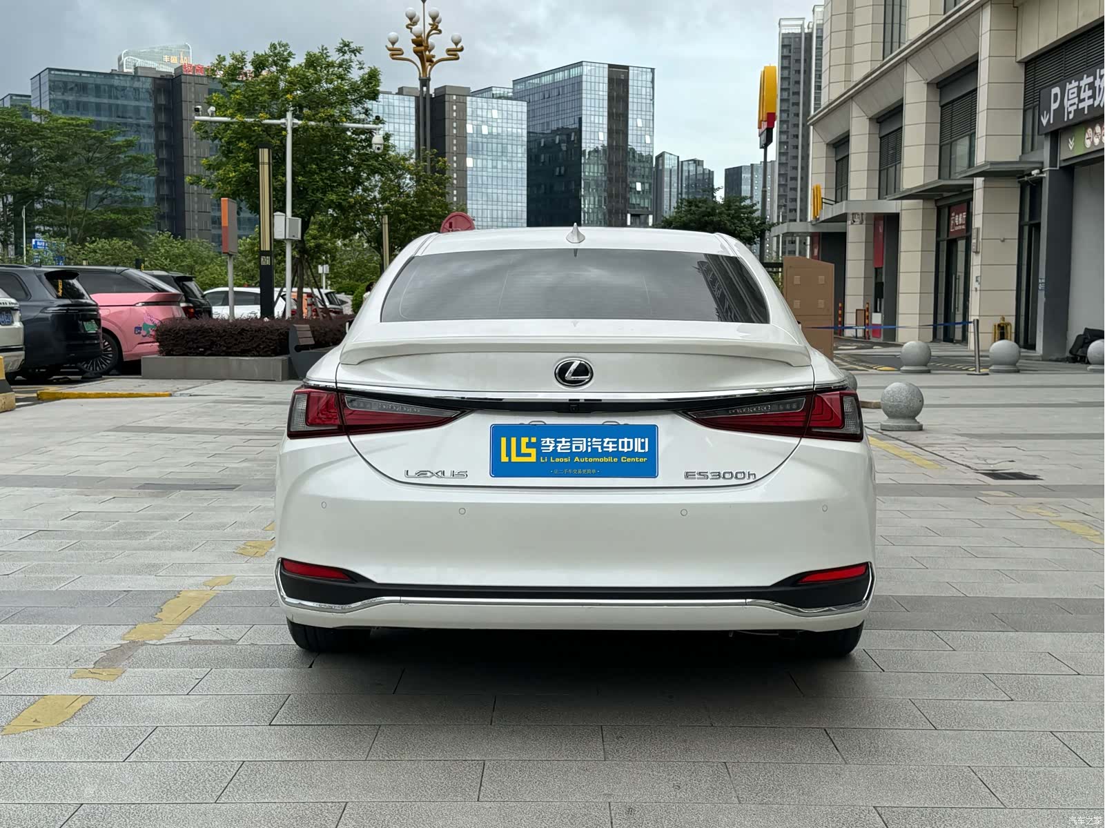 Lexus ES, 2022 все фото