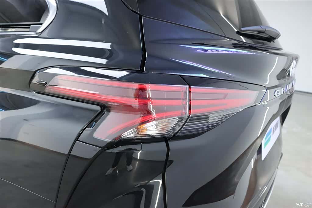 Toyota Granvia, 2023 31