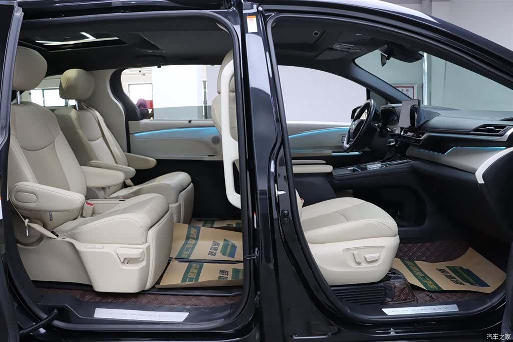 Toyota Granvia, 2023 17