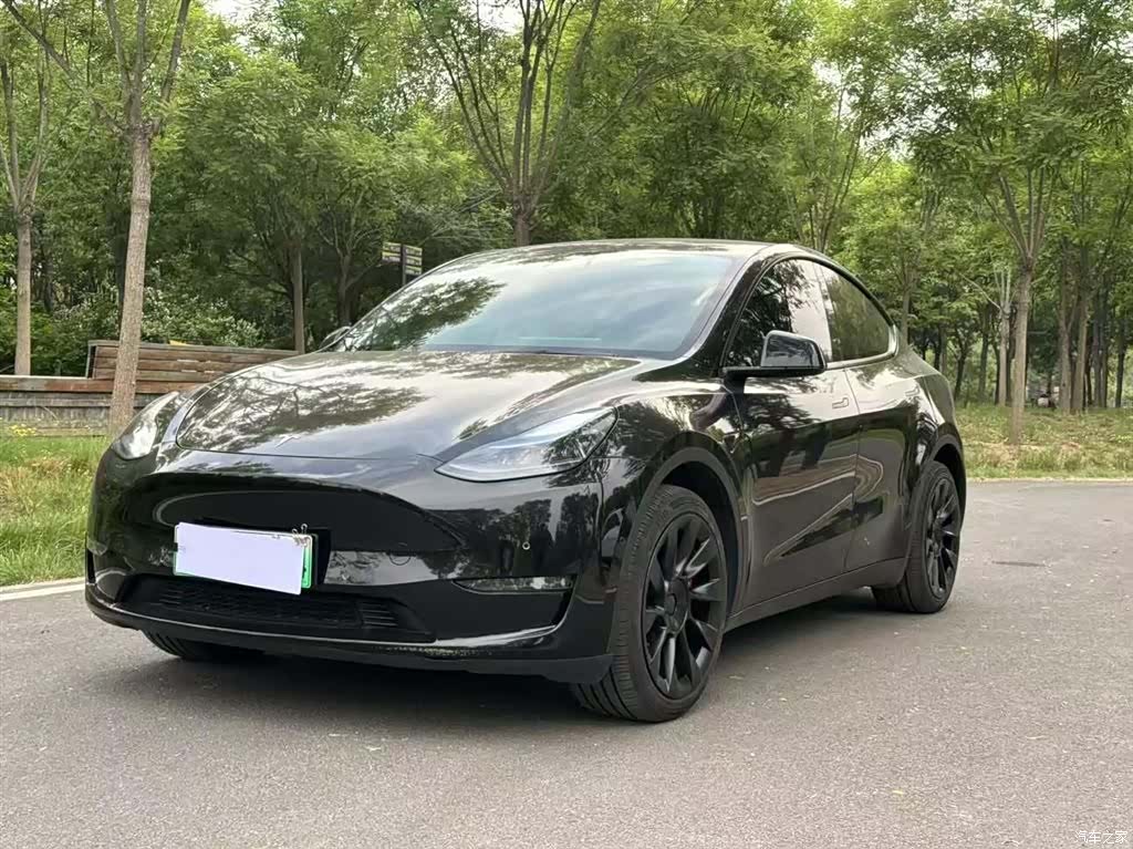 Tesla Model Y, 2023 2