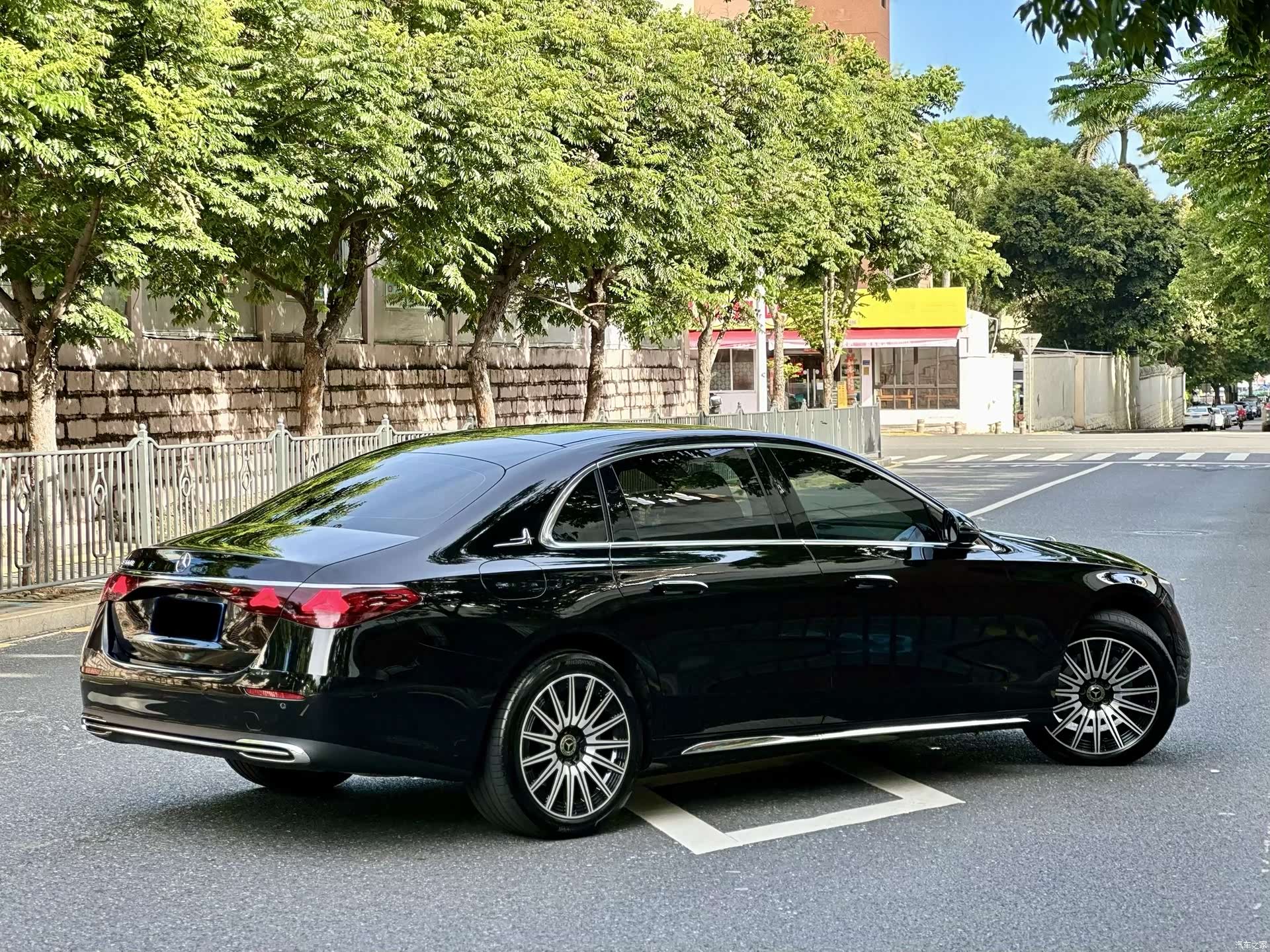 Mercedes-Benz E-Class, 2024 9
