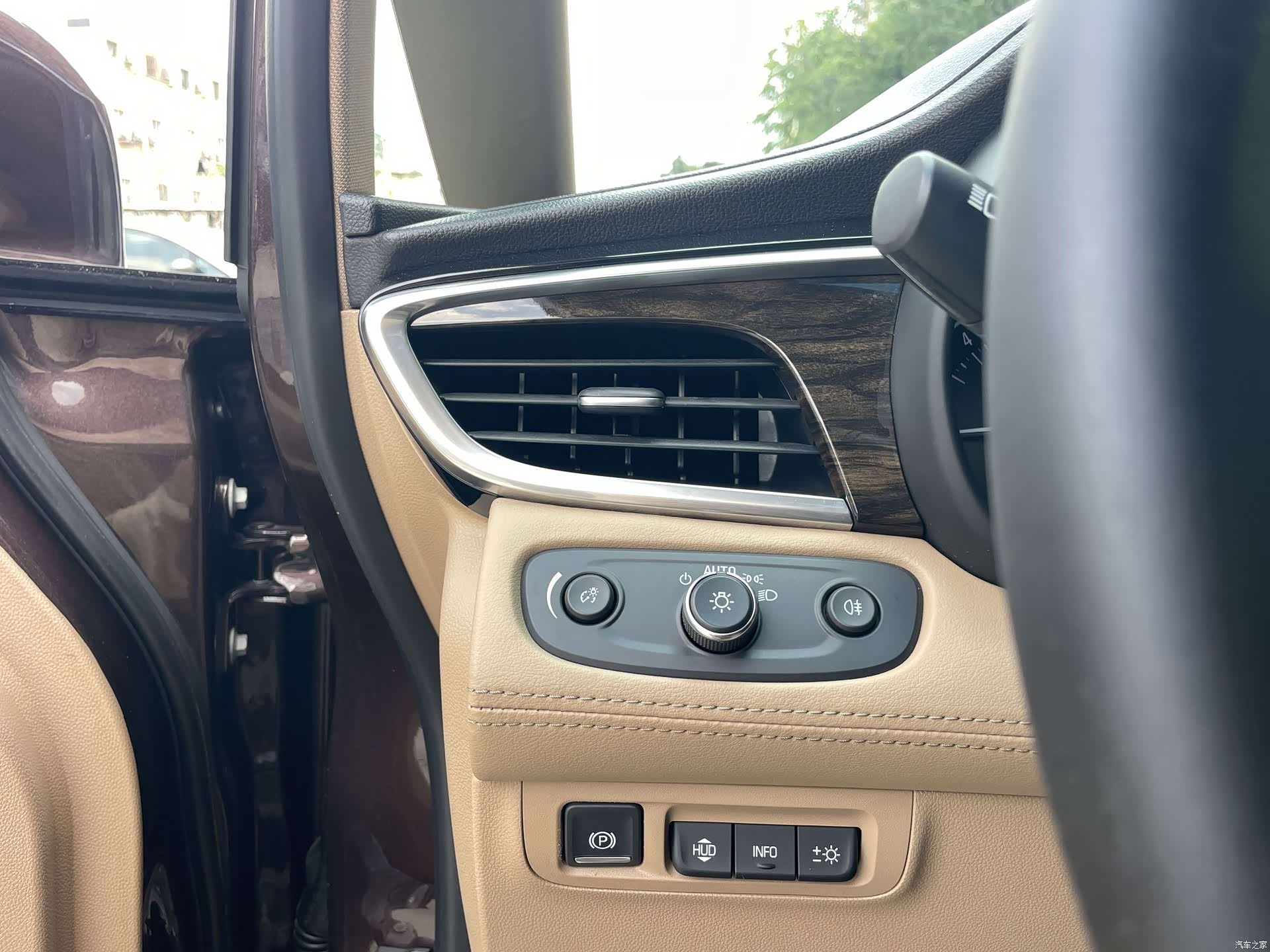 Buick GL8, 2017 12