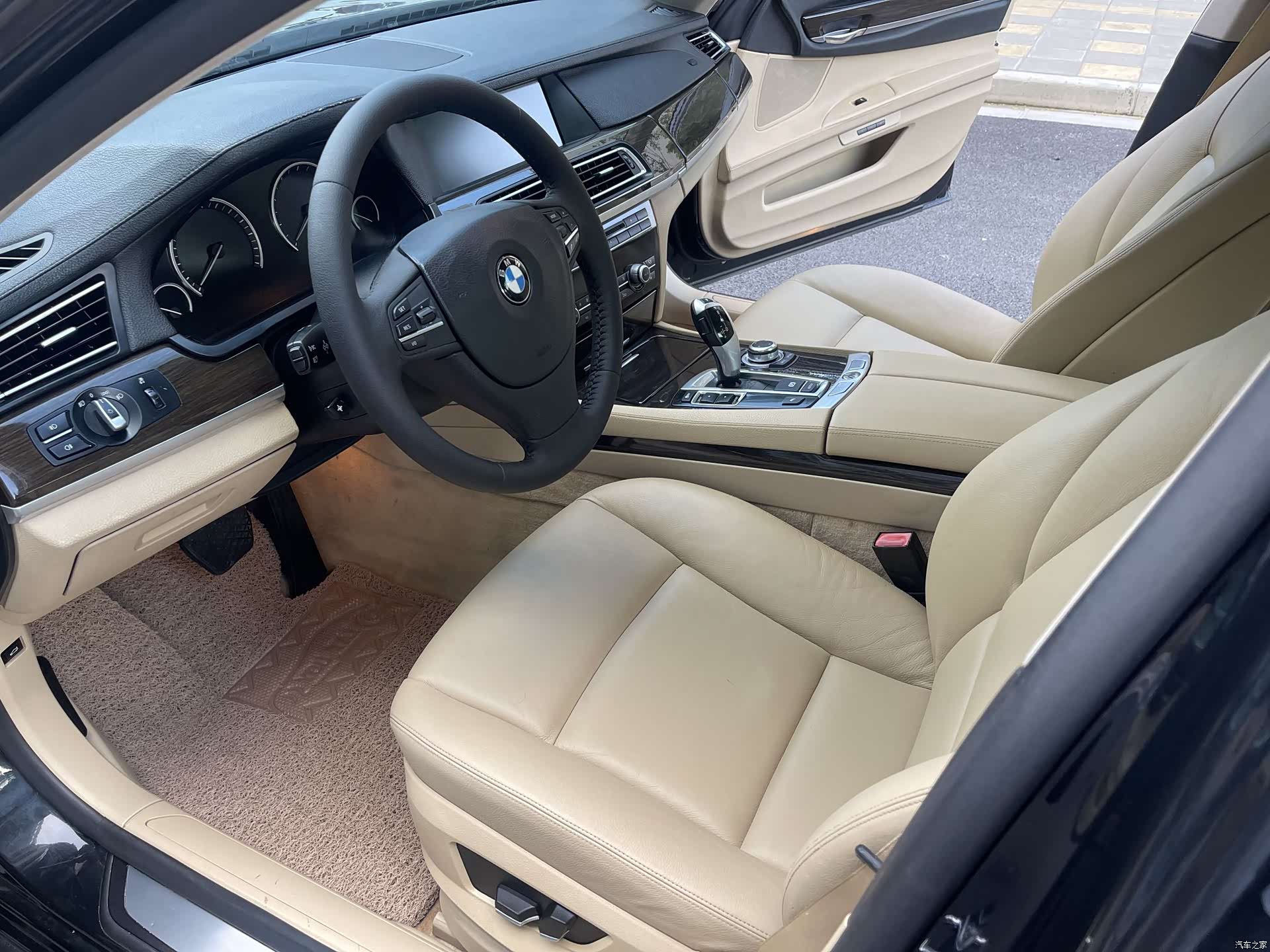 BMW 7 Series, 2009 6