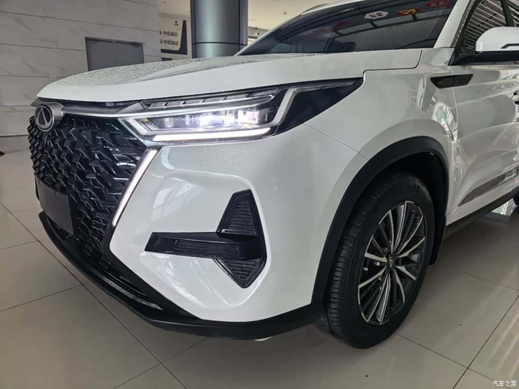 Chery Tiggo 8, 2025 18
