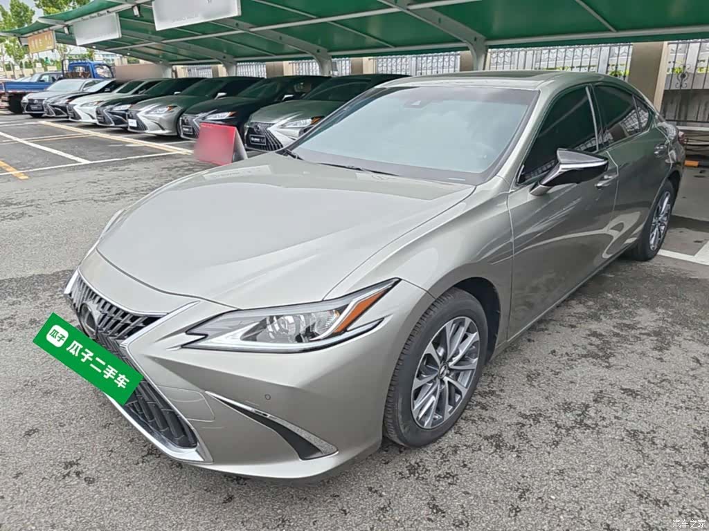 Lexus ES, 2024 1
