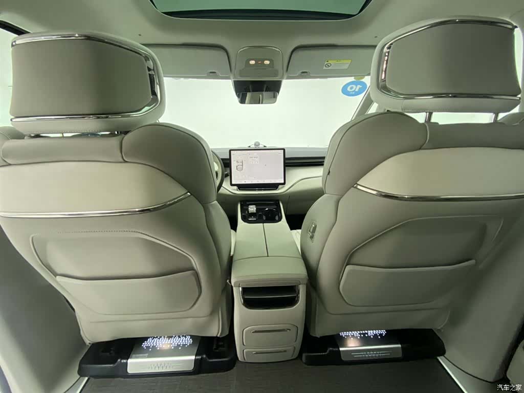 Volvo EM90, 2026 22