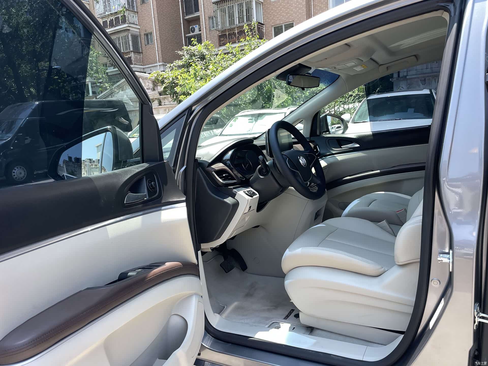 Buick GL8, 2021 12