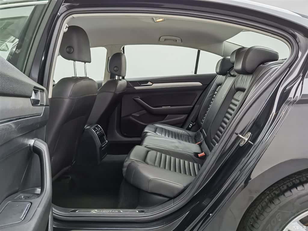 Volkswagen Magotan, 2019 15