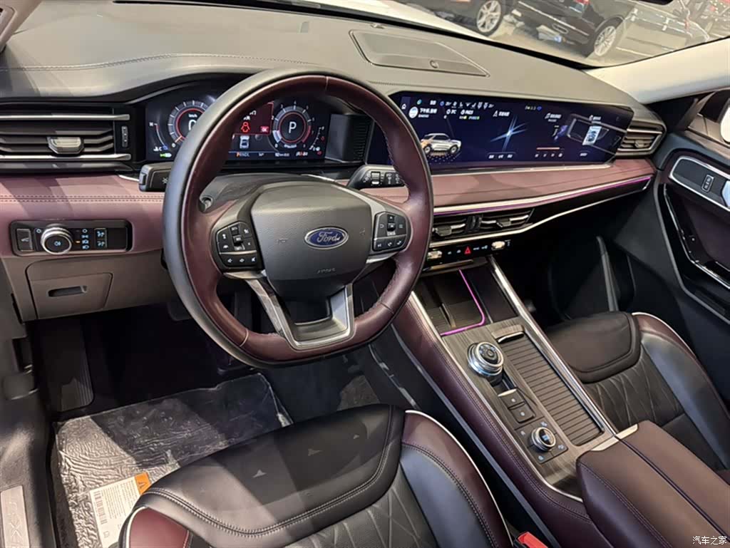 Ford Explorer, 2023 13
