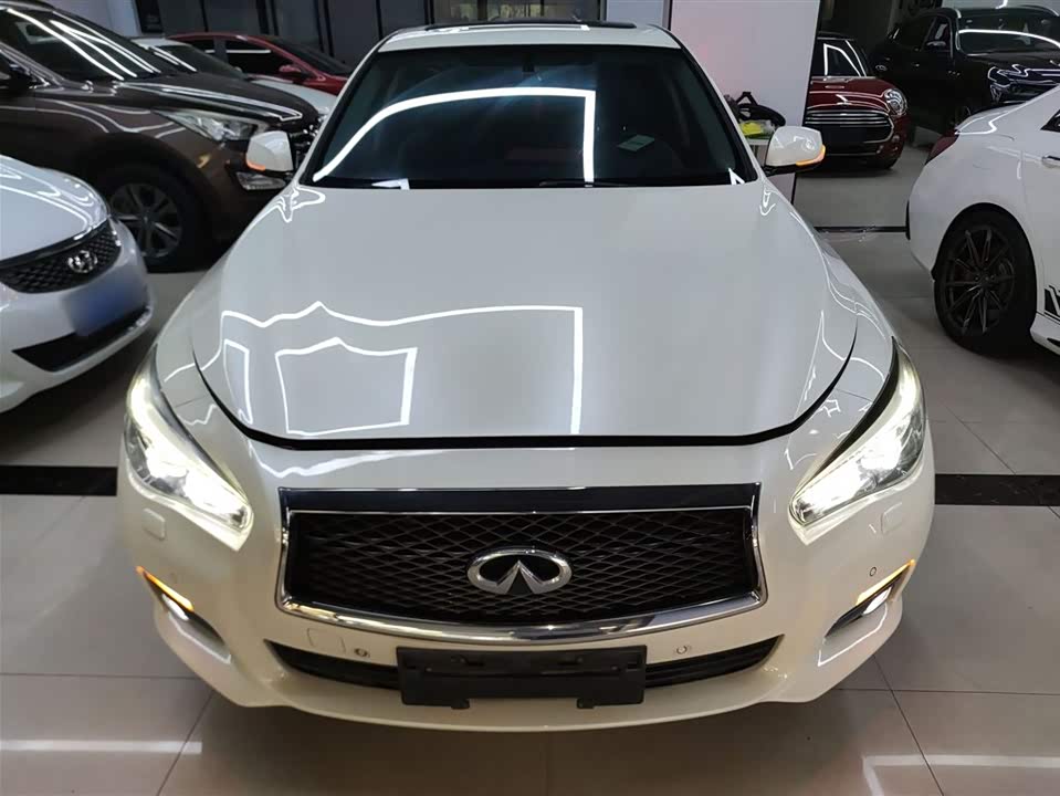 Infiniti Q50L