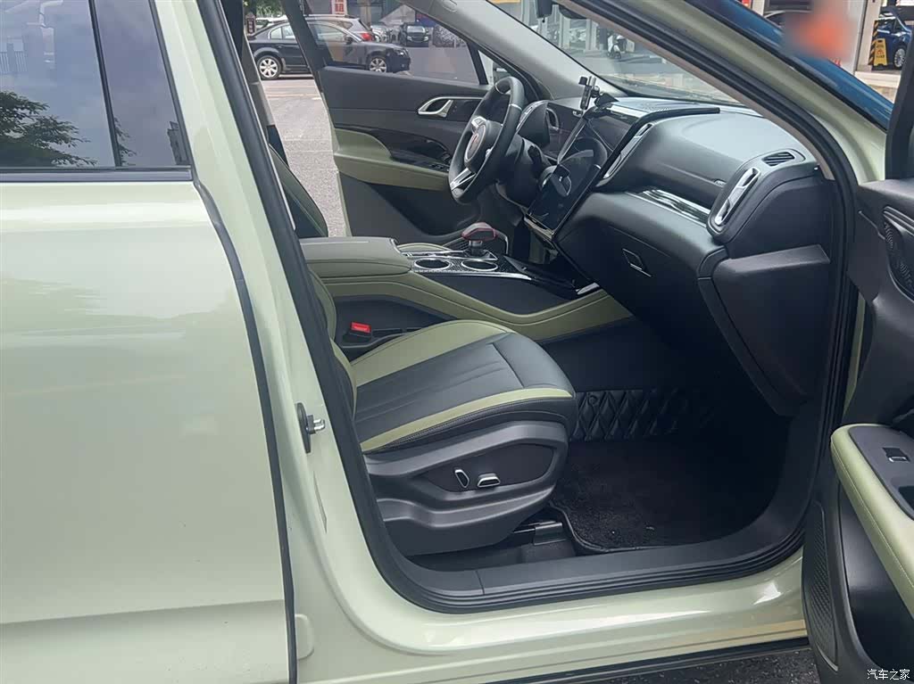Hongqi HS3, 2023 3