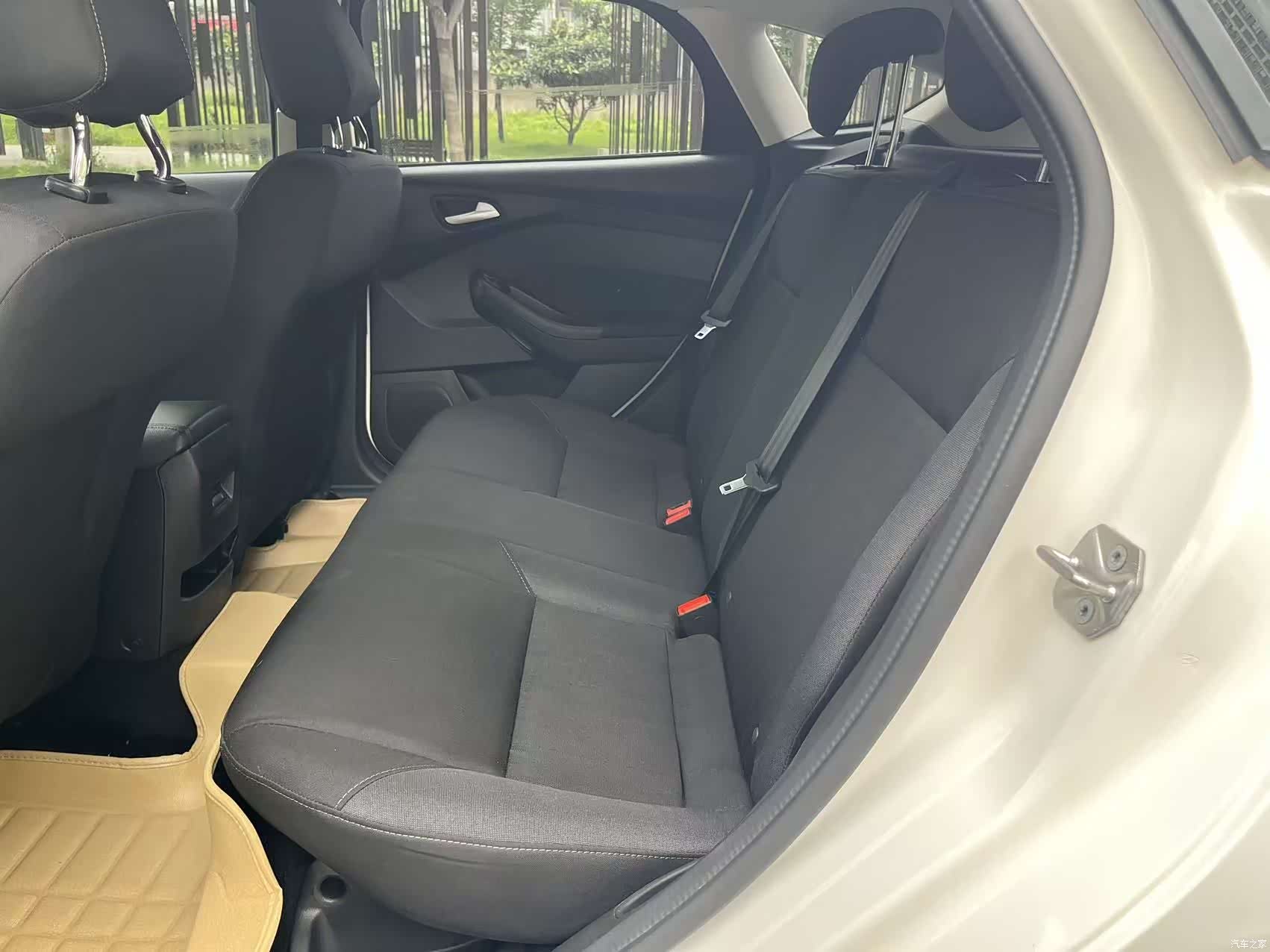 Ford Focus, 2016 12