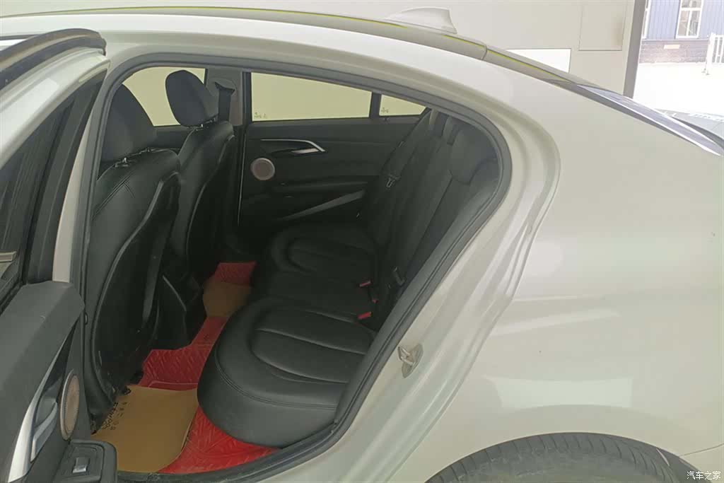 BMW 1 Series, 2022 11