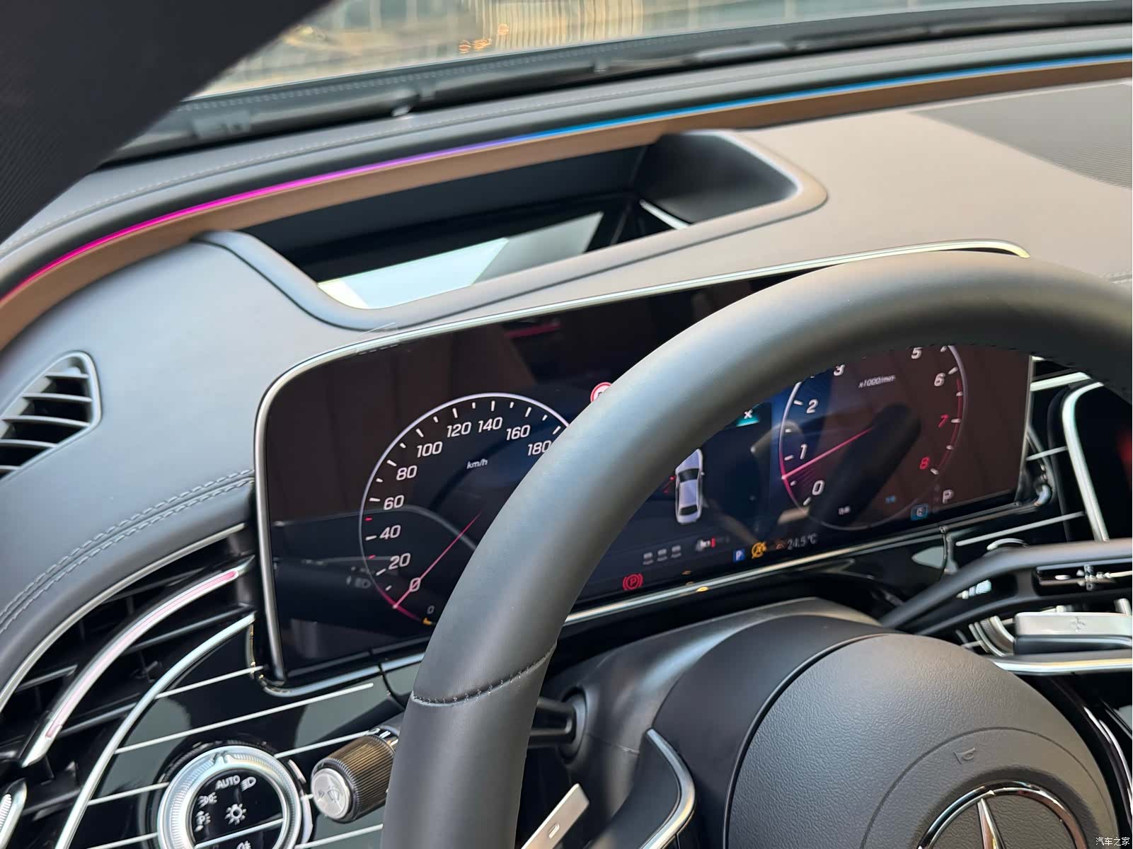 Mercedes-Benz E-Class, 2026 13