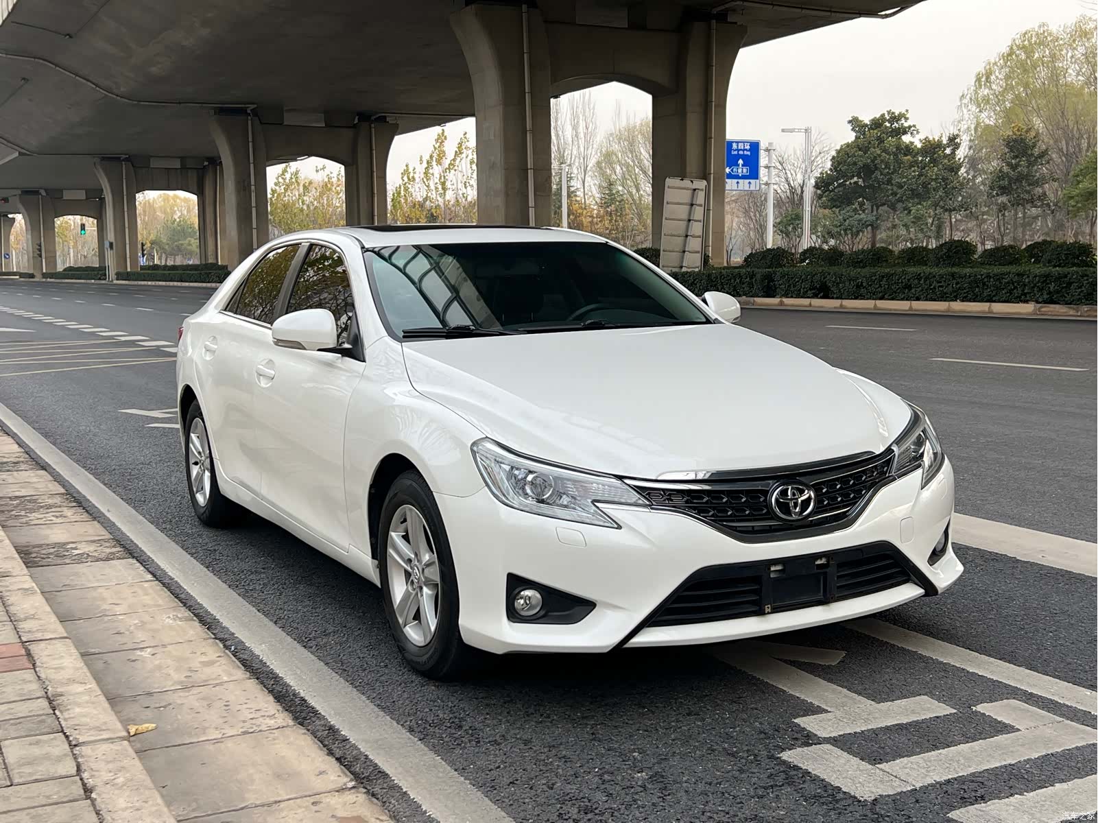 Toyota 2.5V, 2017 1