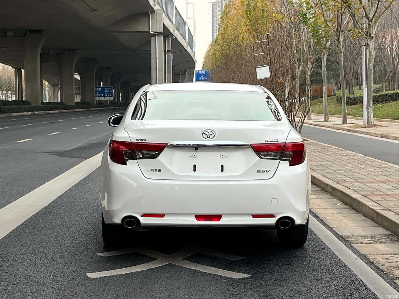 Toyota 2.5V, 2017 все фото