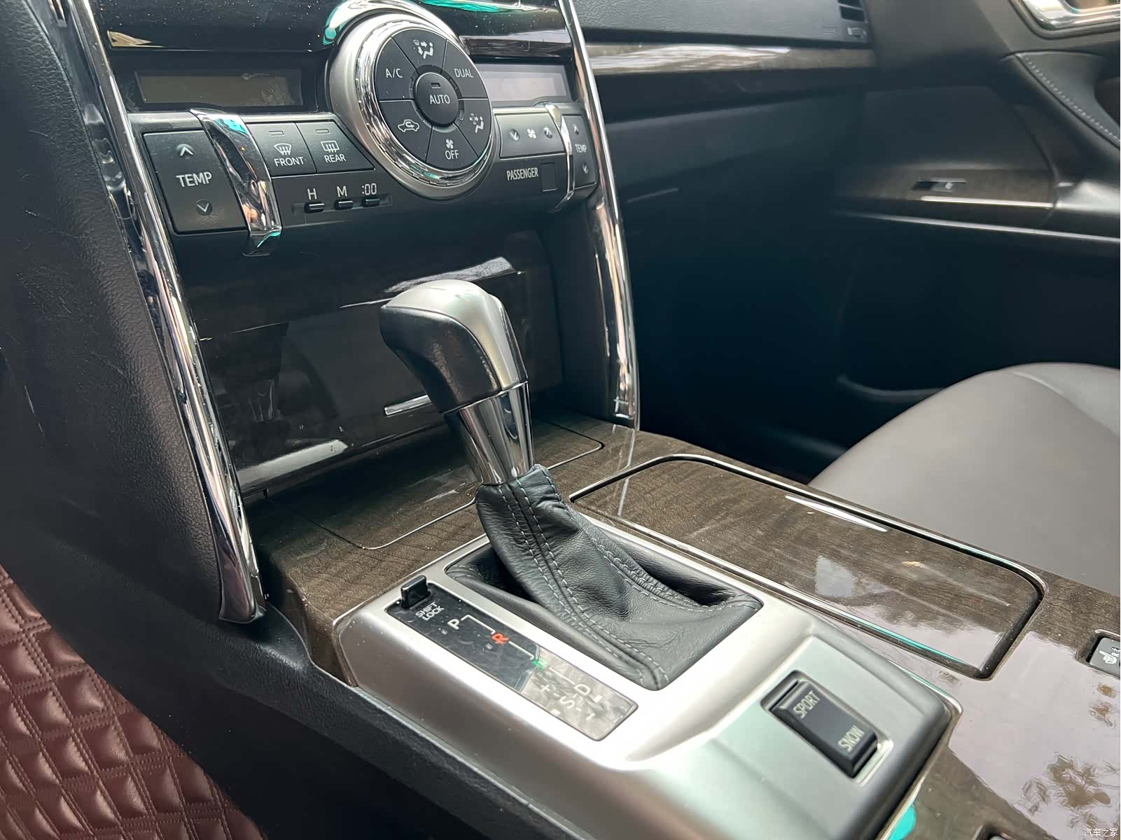 Toyota 2.5V, 2017 16