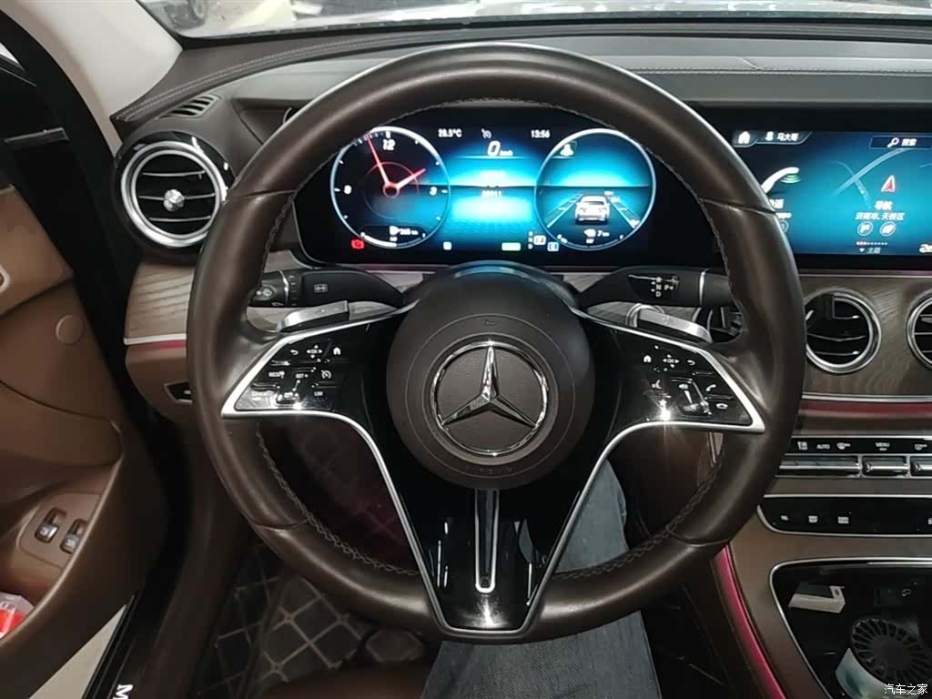 Mercedes-Benz E-Class, 2022 11
