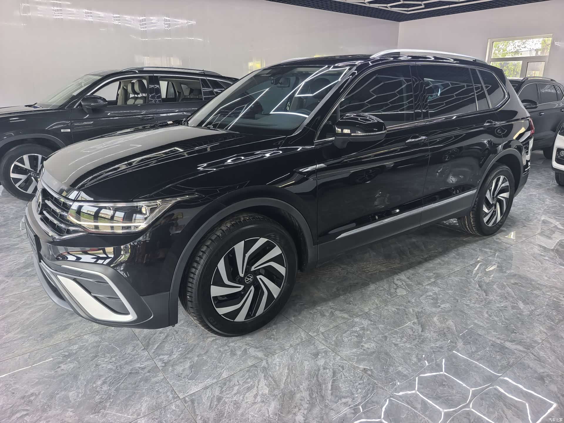 Volkswagen Tiguan L, 2023 2
