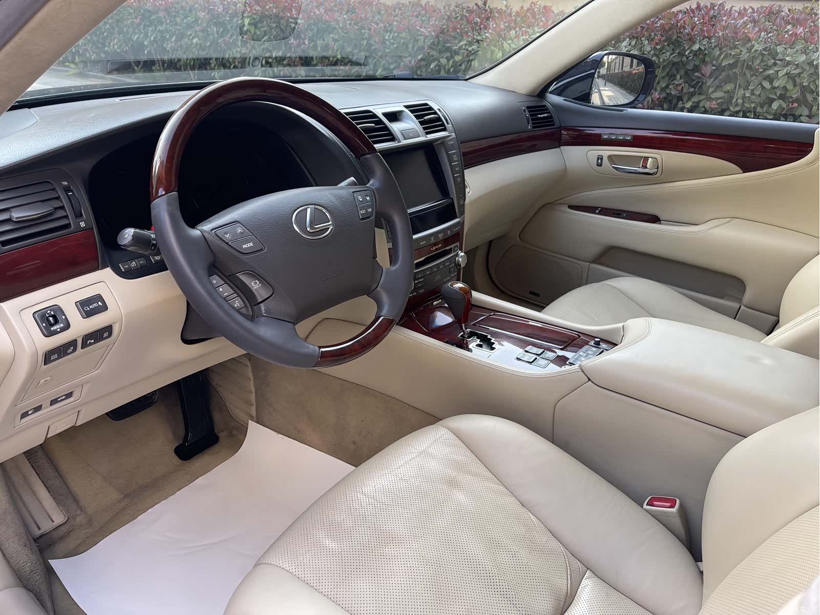 Lexus LS, 2011 8