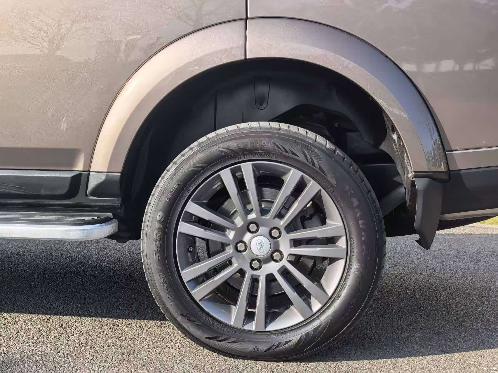 Land Rover Discovery, 2017 4