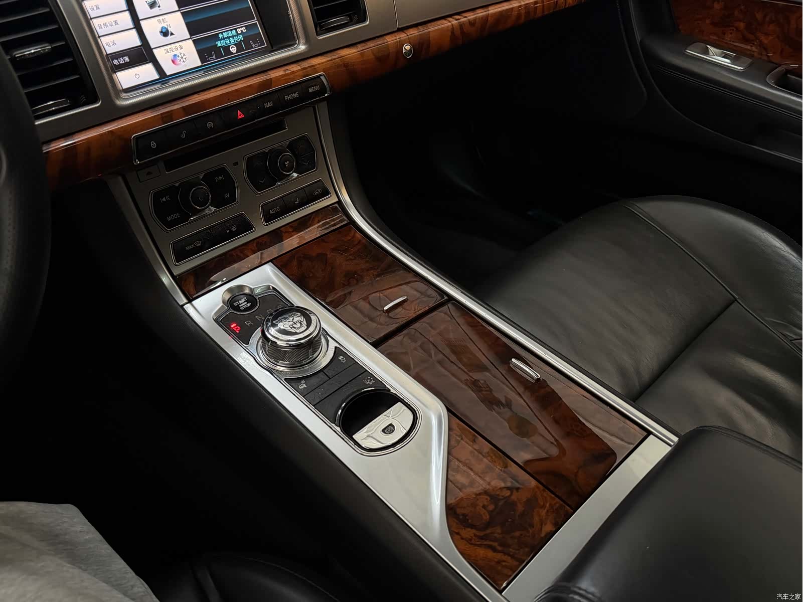Jaguar XF, 2015 11
