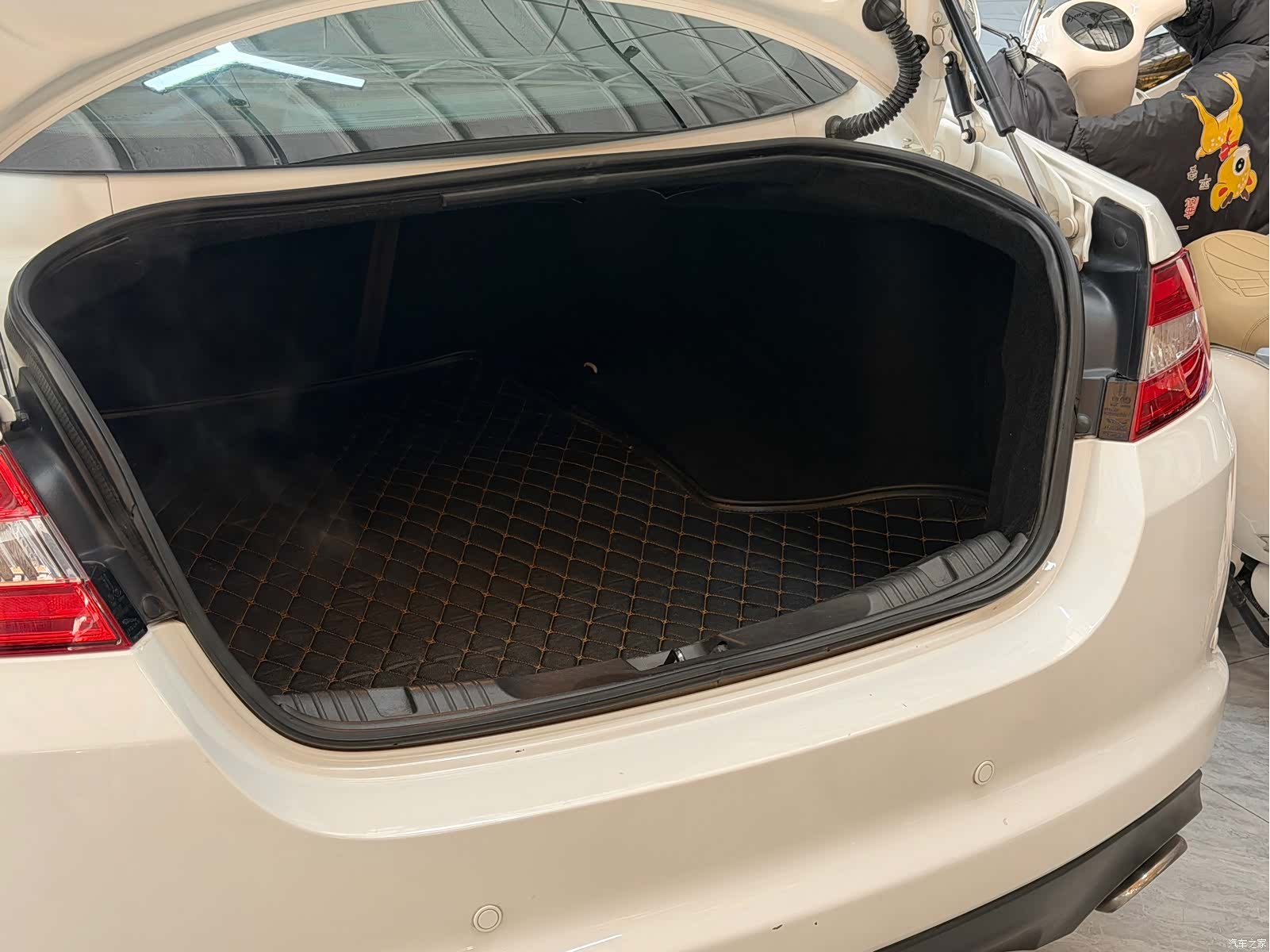 Jaguar XF, 2015 17