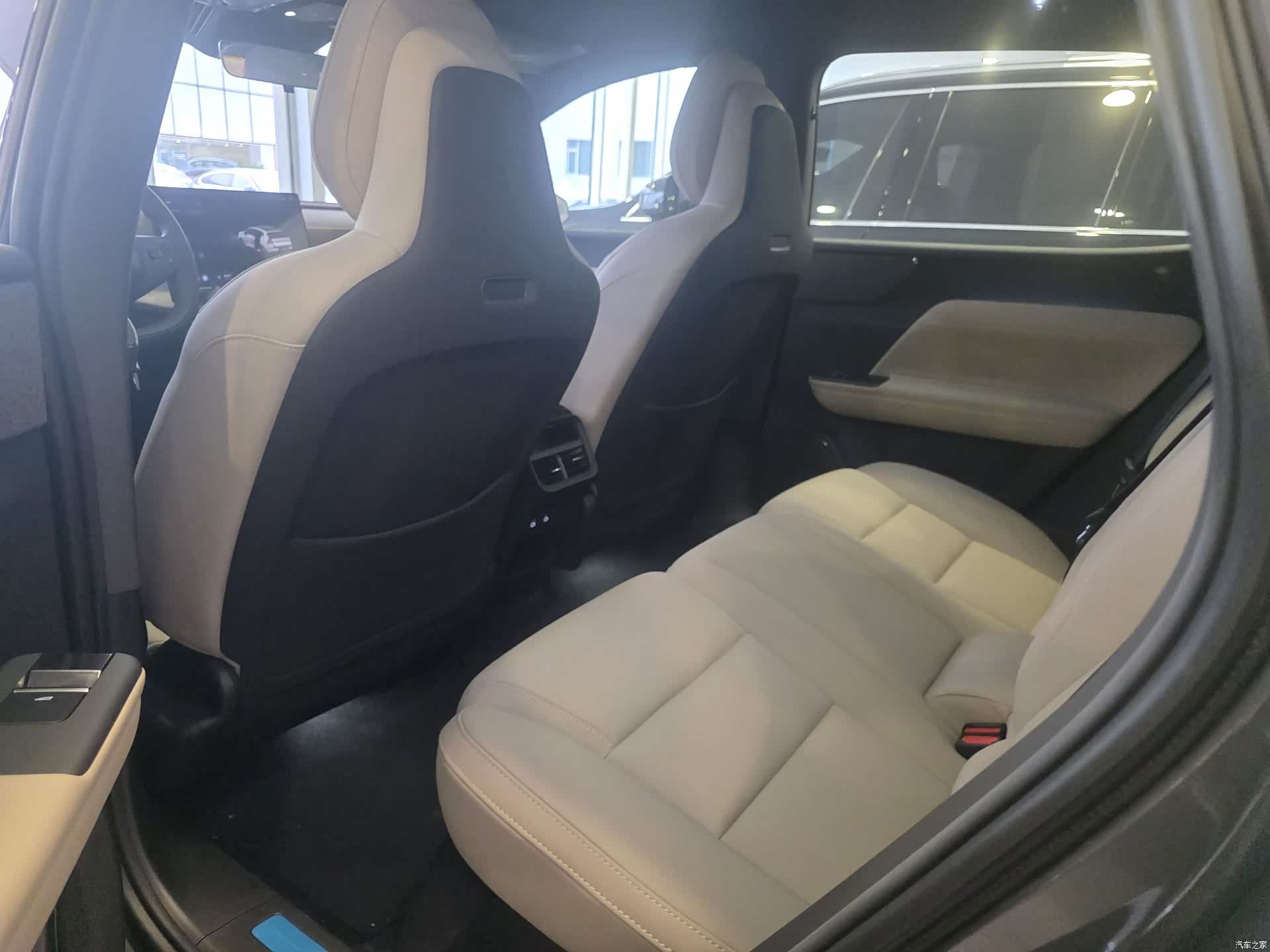 Volvo XC70, 2026 8