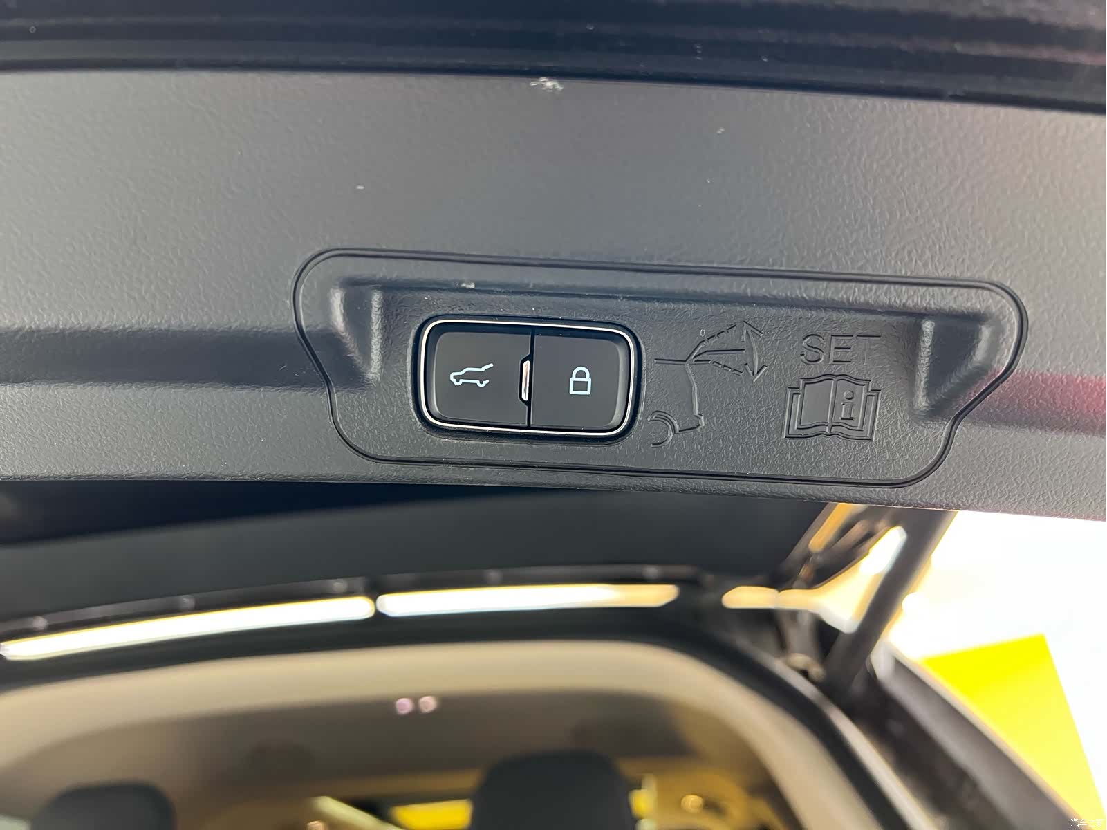 Ford Explorer, 2024 32