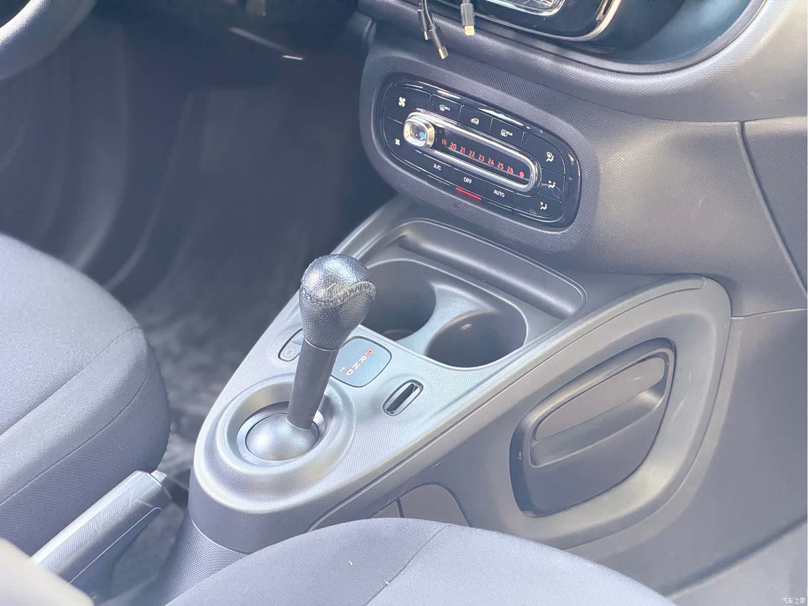 Smart Fortwo, 2018 26