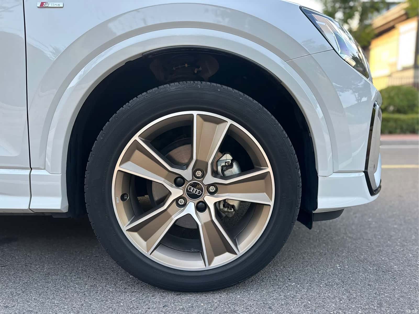 Audi Q2L, 2023 16