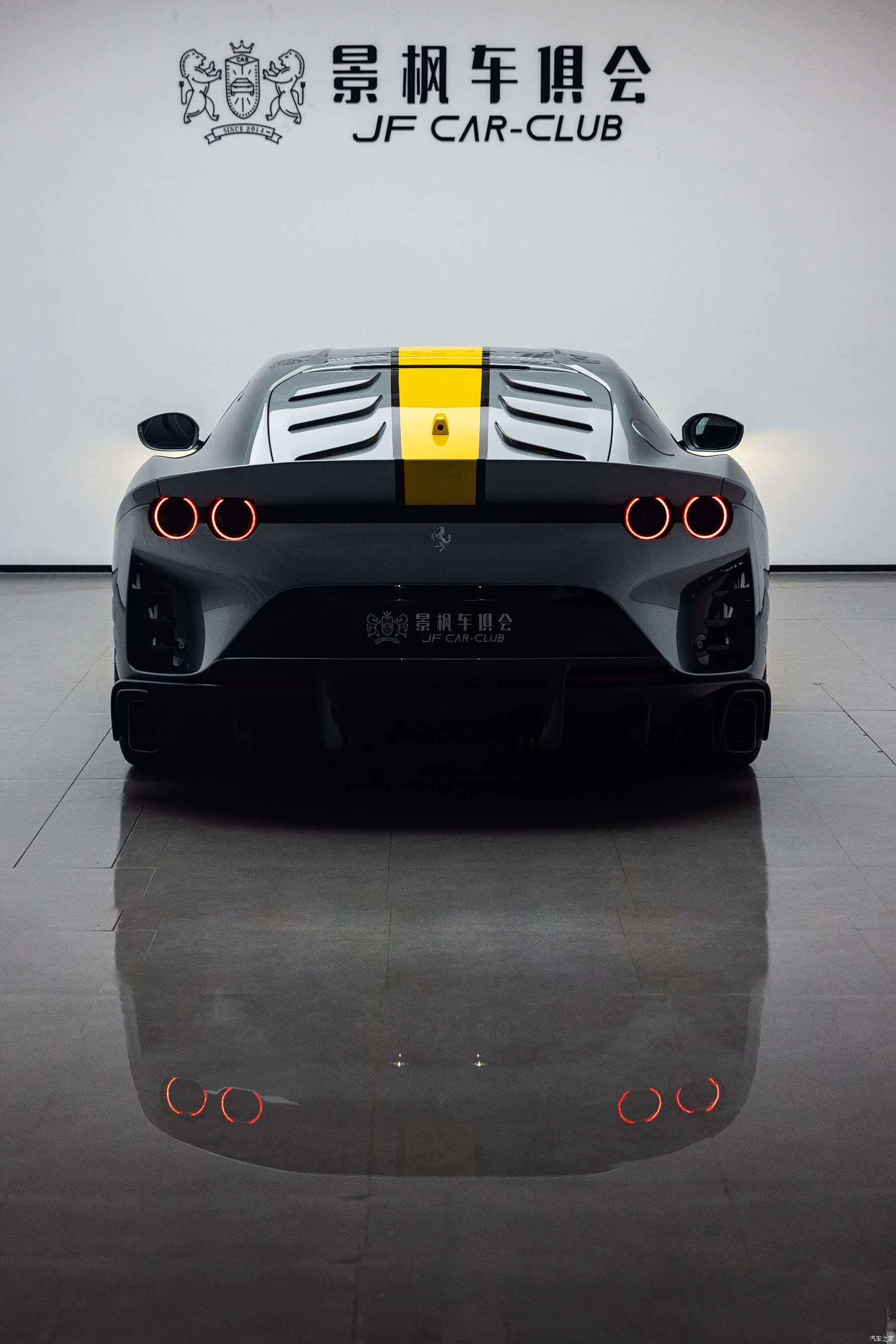 Ferrari 812, 2023 27