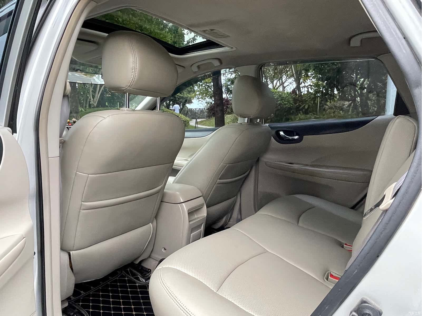 Nissan Tiida, 2015 8