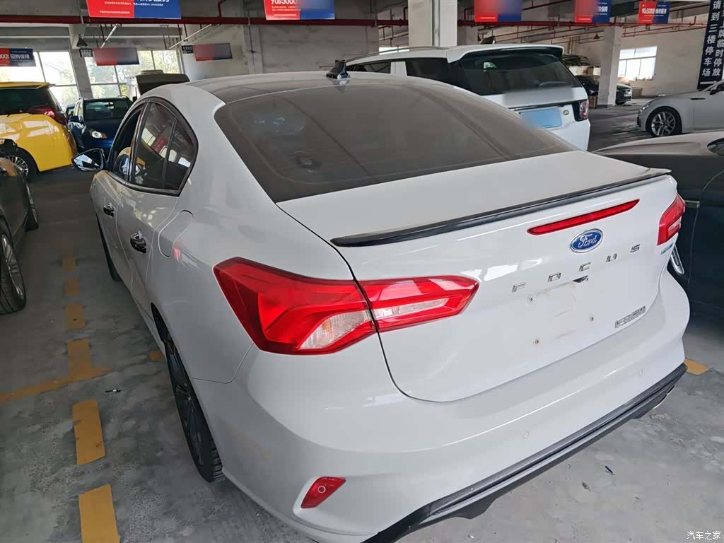 Ford Focus, 2023 все фото