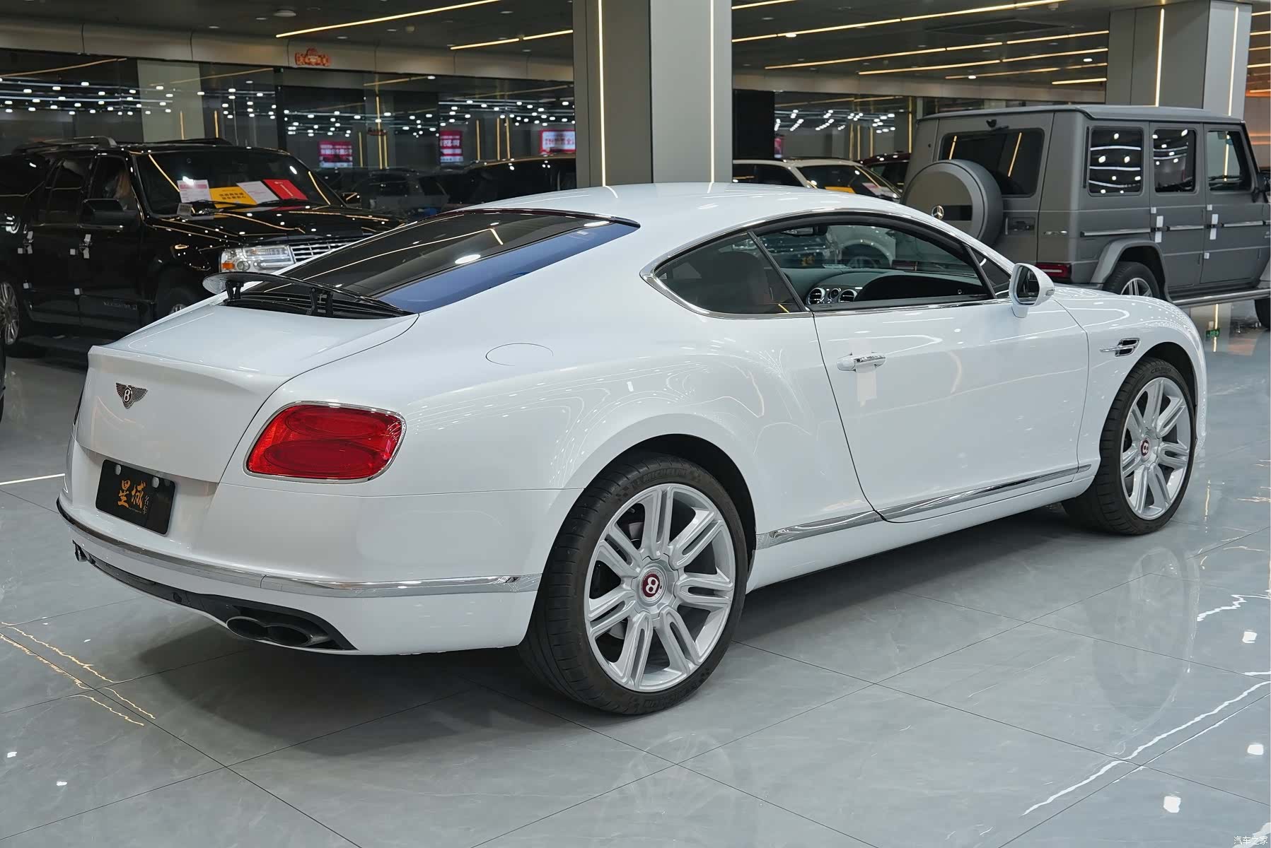 Bentley Continental GT, 2017 все фото