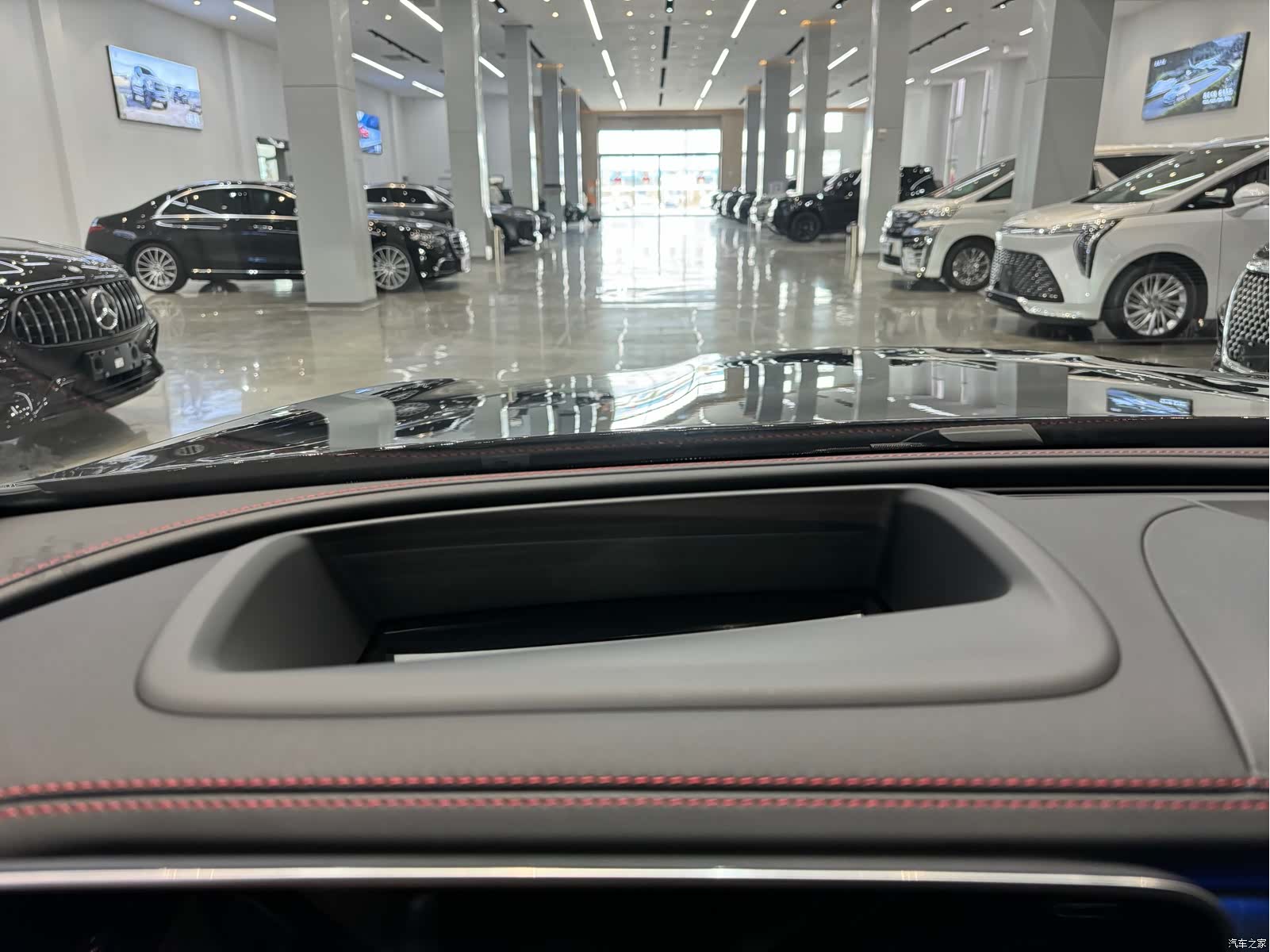 Mercedes-Benz GLC, 2025 13