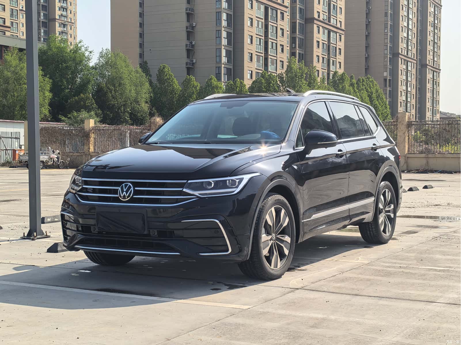 Volkswagen Tiguan L, 2025 1